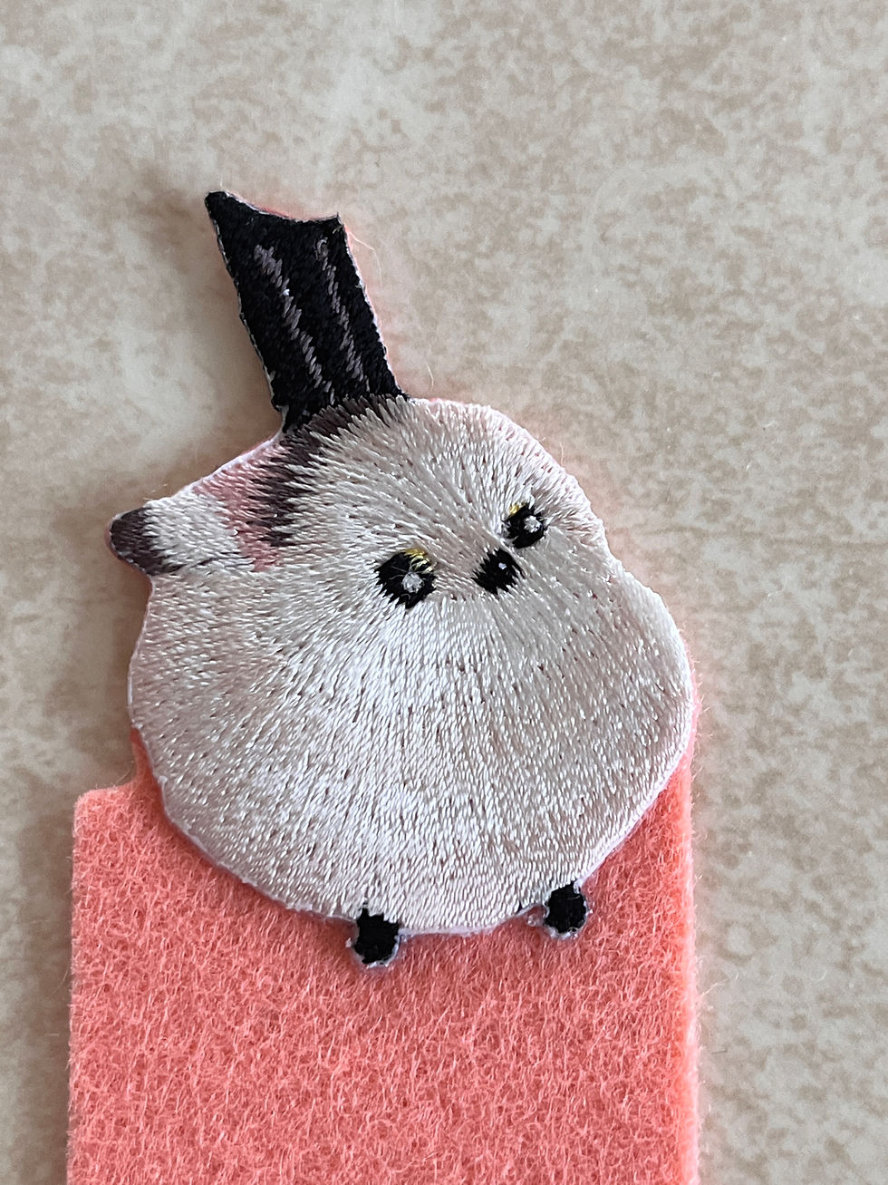 サムネイル： 刺繍ブックマーカー「シマエナガ」
