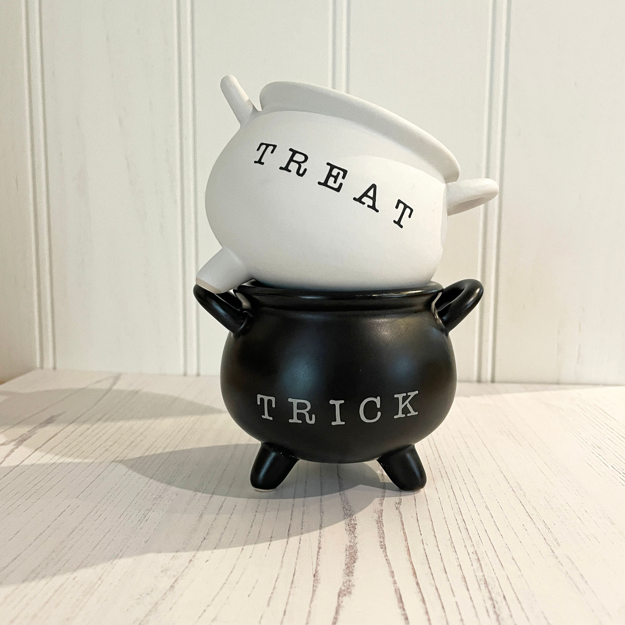 Trick or Treat cauldron halloween decorations | snack bowls