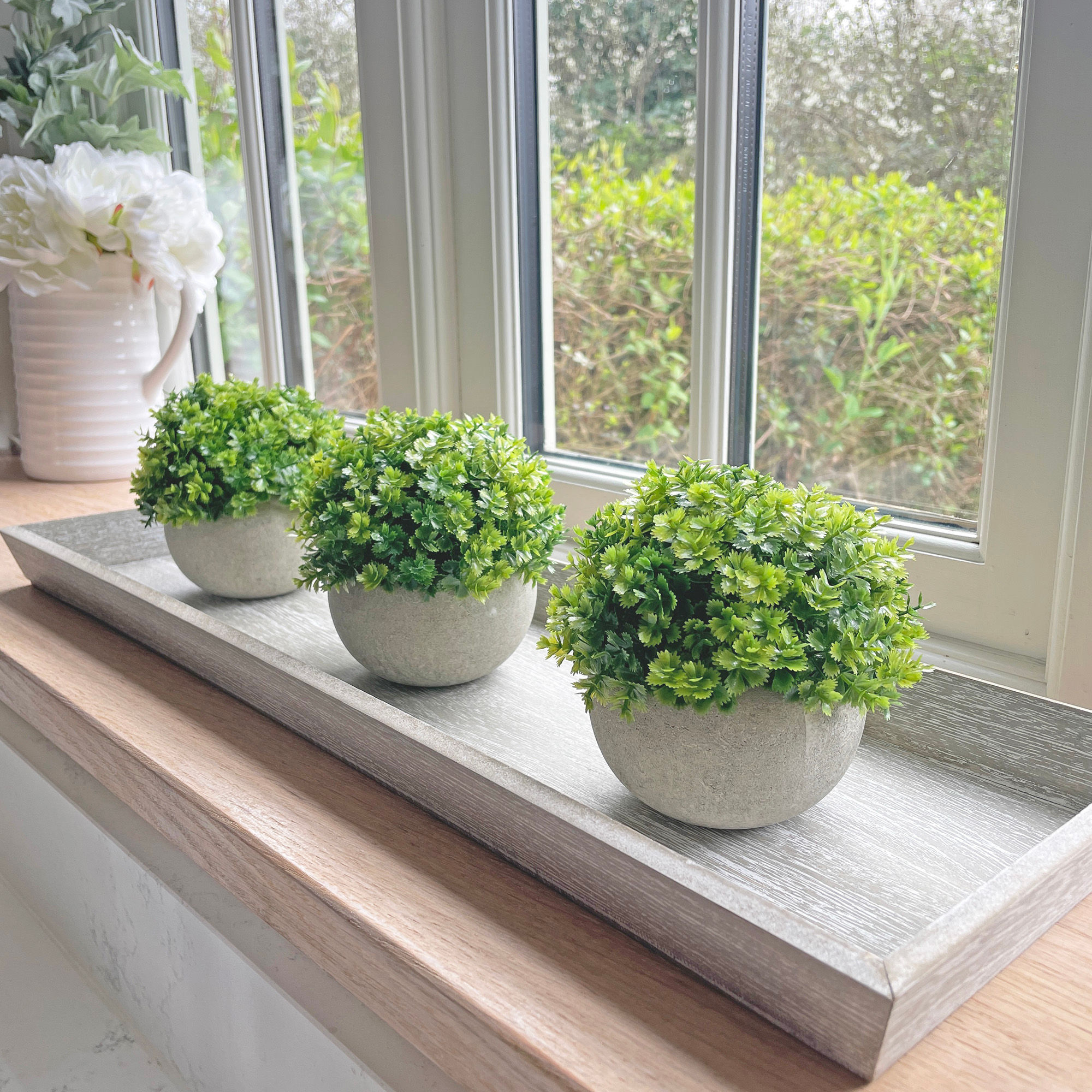 Display faux plant - round