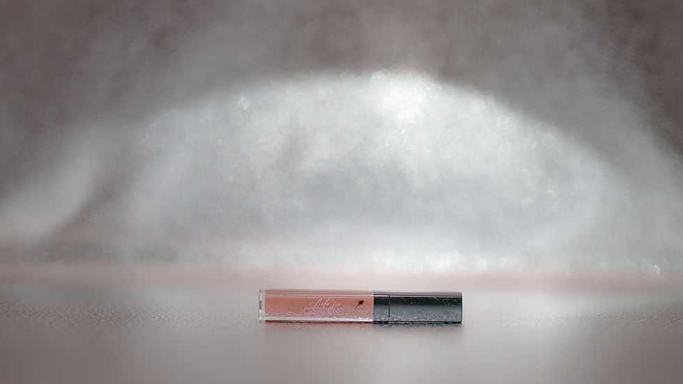 One Tube, One Light, One Shot: How I Made a Lip Gloss Feel Like a Dream