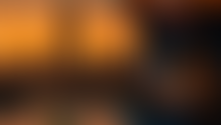 Collage mit der Freiheitsstatue, der Manhattan-Skyline bei Sonnenuntergang und dem belebten Times Square bei Nacht – perfekte Werbung für eine Reise nach New York.