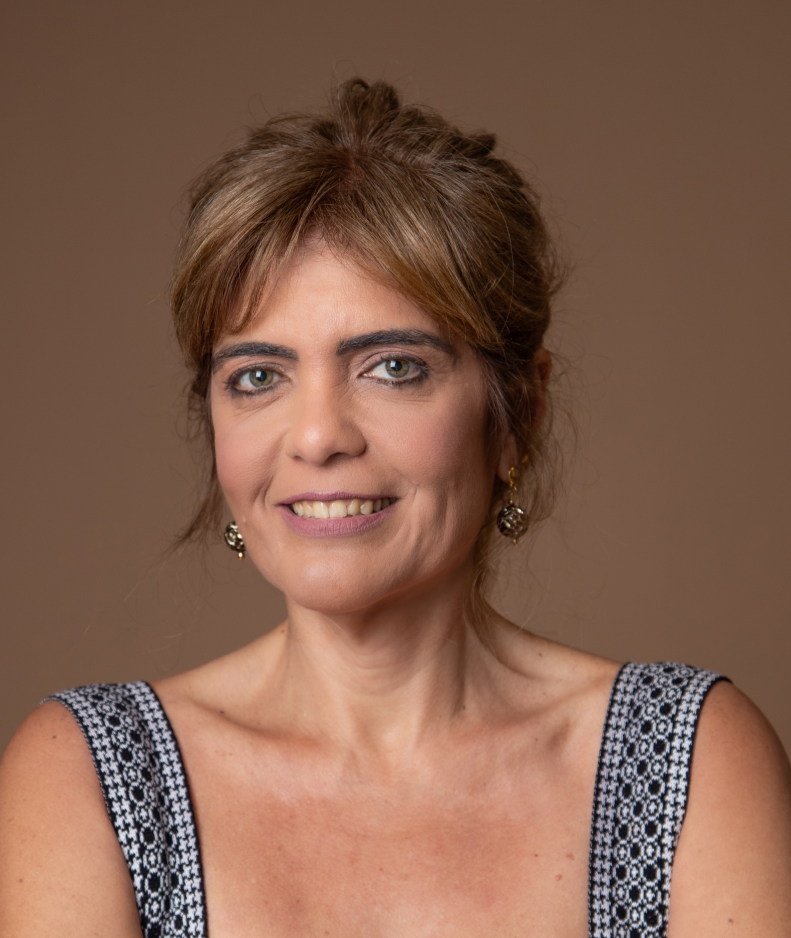 Dra. Lys Nunes