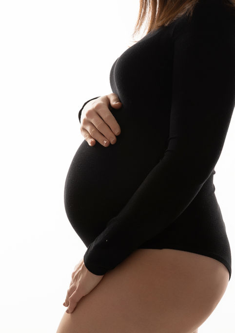 Professionele studio zwangerschap fotoshoot zonder afleiding