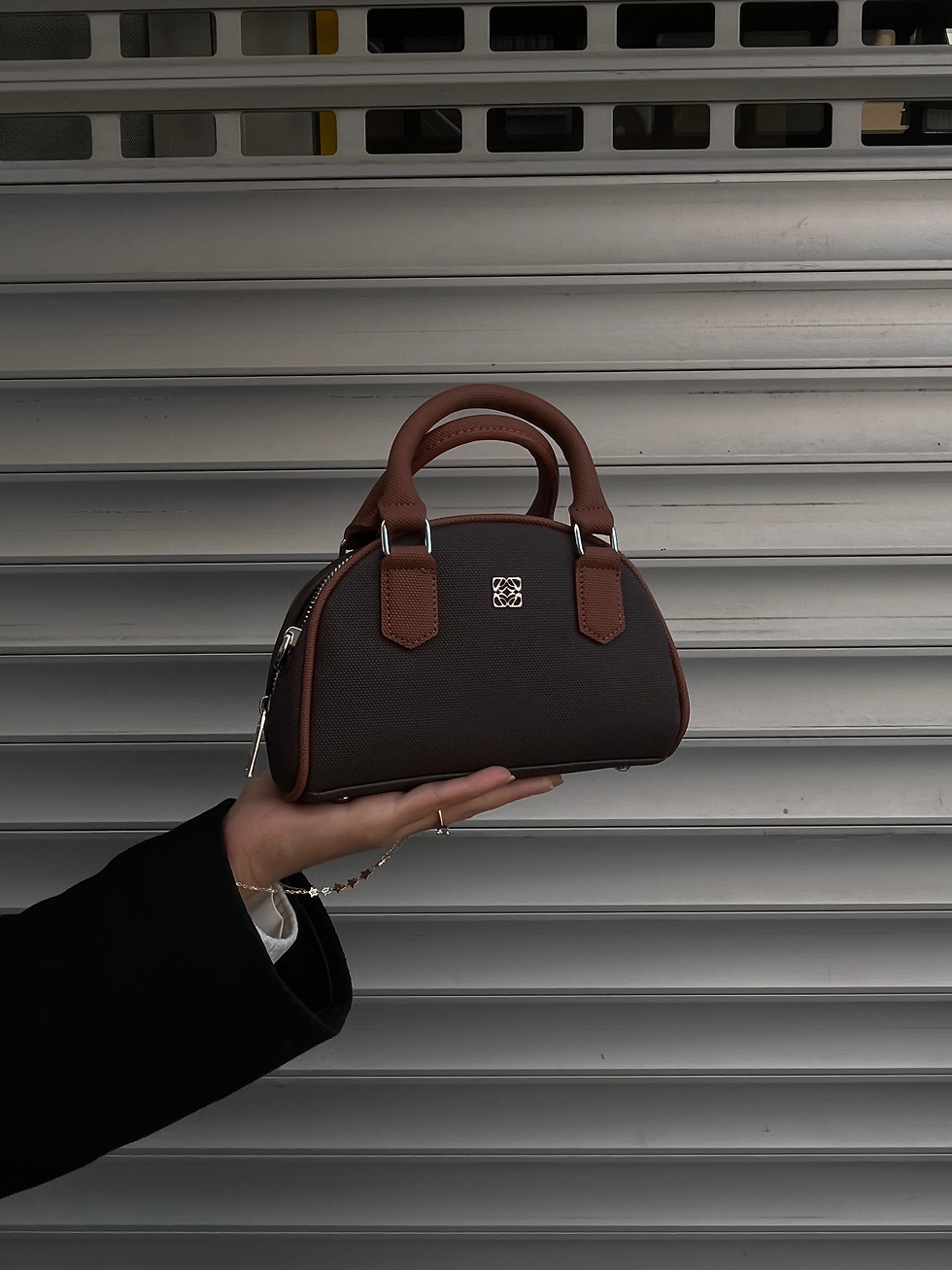 Küçük resim: Lumivera el omuz çantası acı kahve 