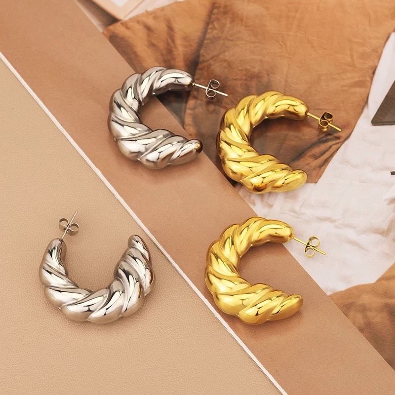 Küçük resim: İthal vintage burgu küpe gümüş renk 