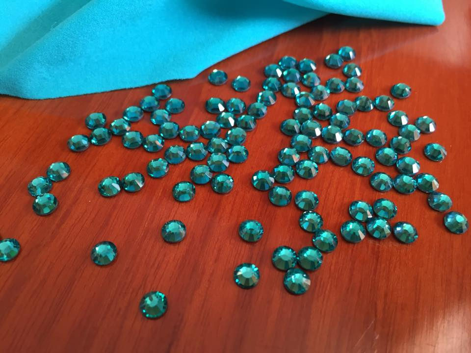 Blue Zircon - 144 cristales - HF