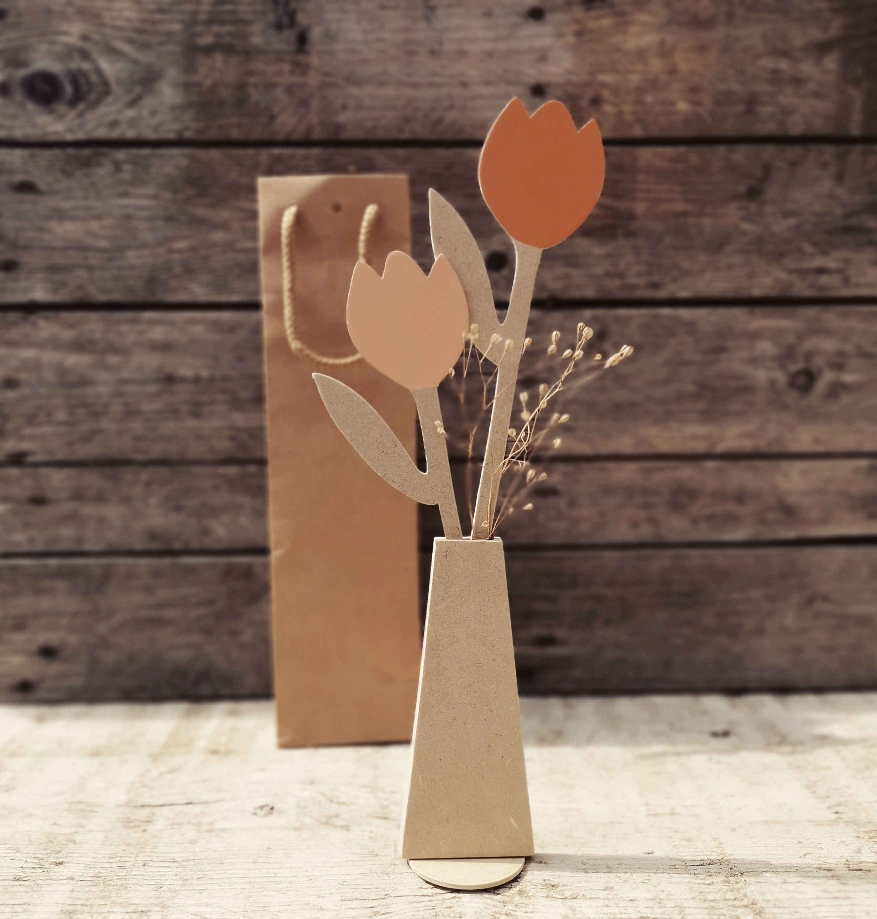 Vase et 2 fleurs en bois 