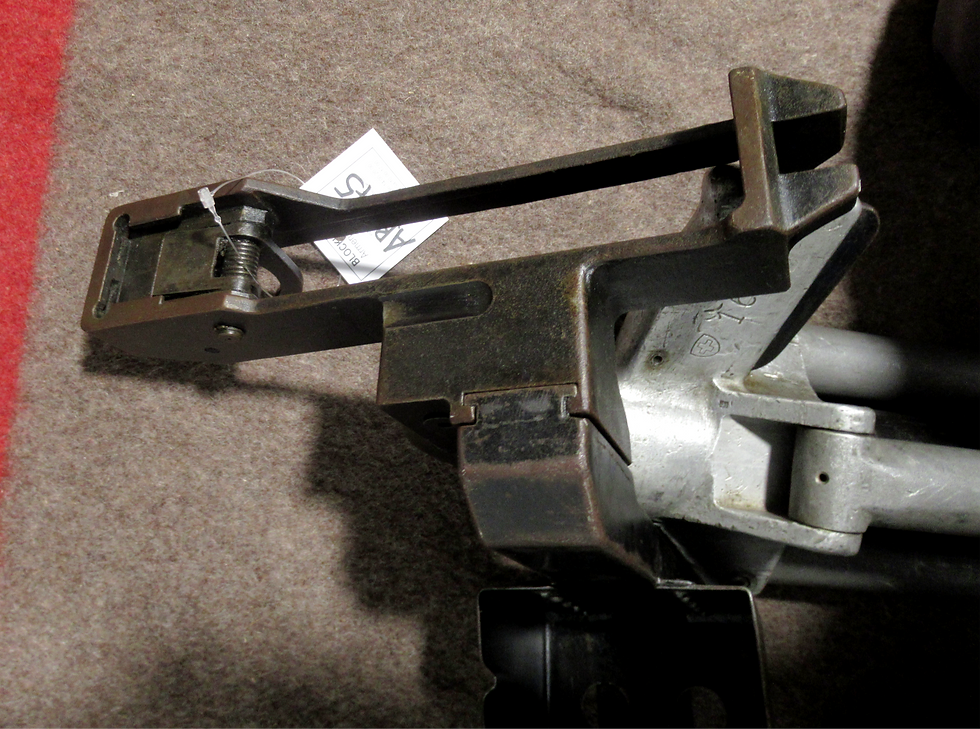 Miniatura: AB-245 treppiede AA per MG51