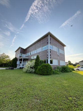 Lavage de vitres extérieures d’un bâtiment commercial à Québec