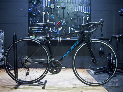 2021 Giant TCR Adv 2 - (Carbon) Road 