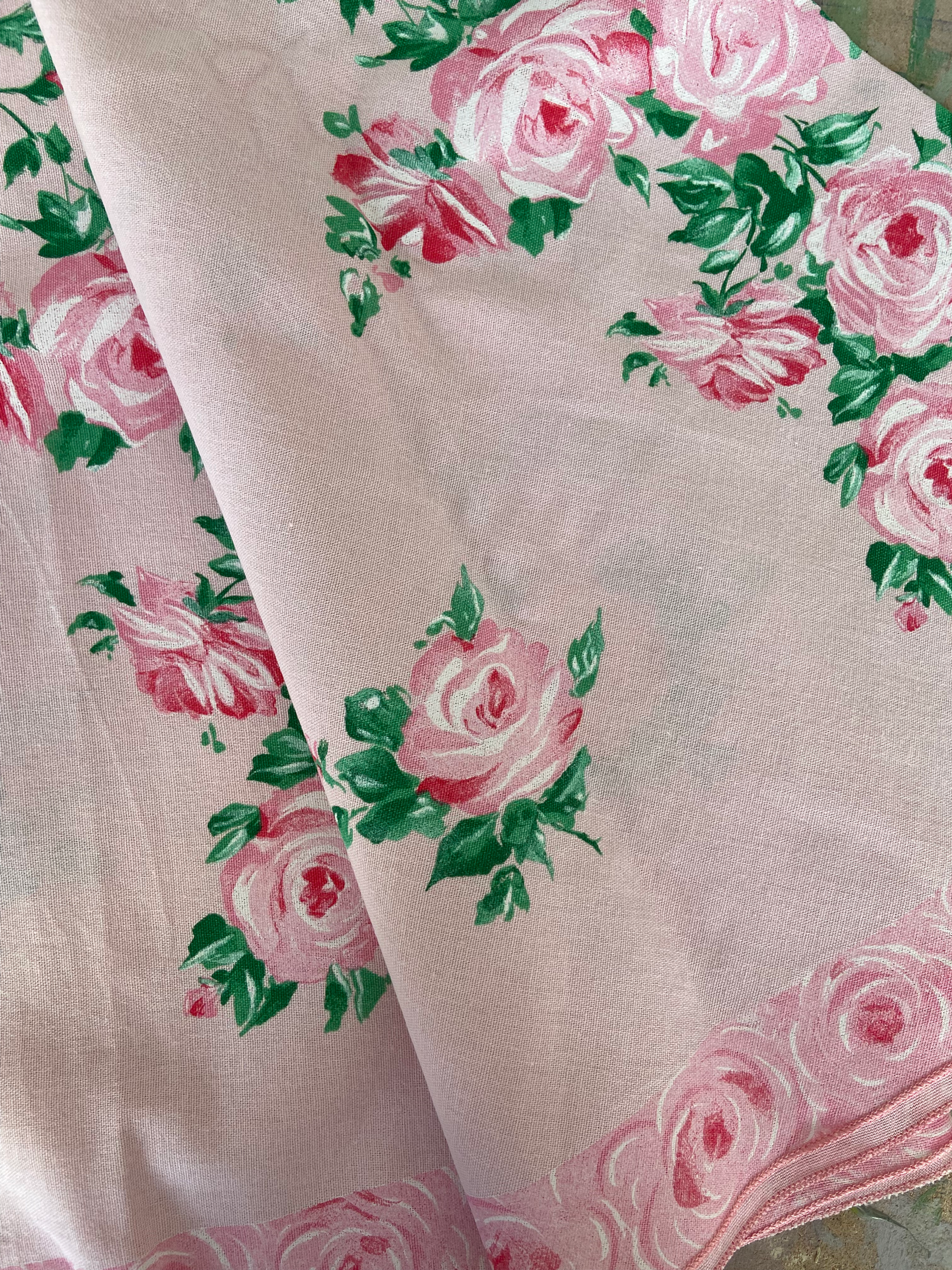 Nappe ronde roses