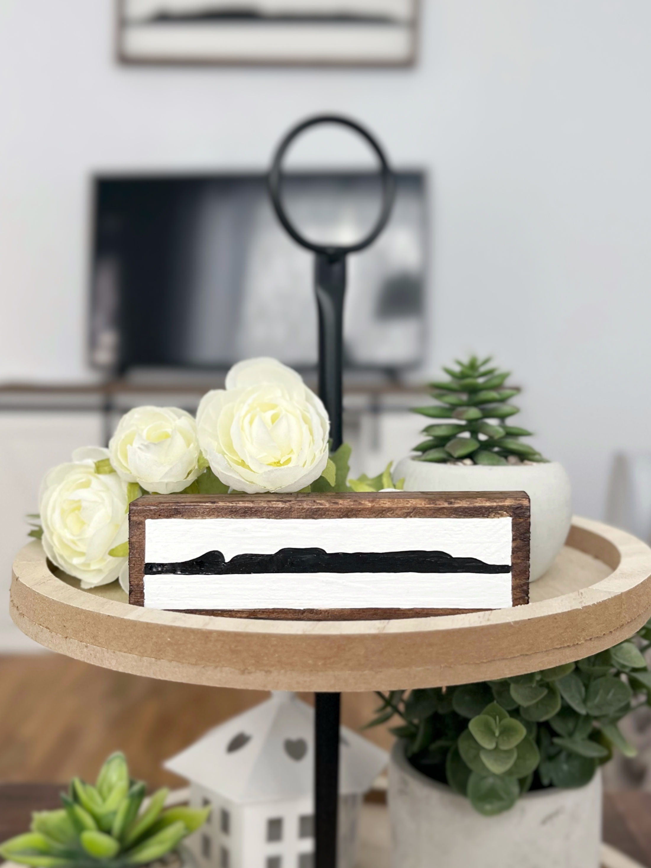 Sleeping Giant Mini Shelf Sitter