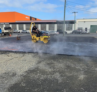 Asphalt compactor.jpg