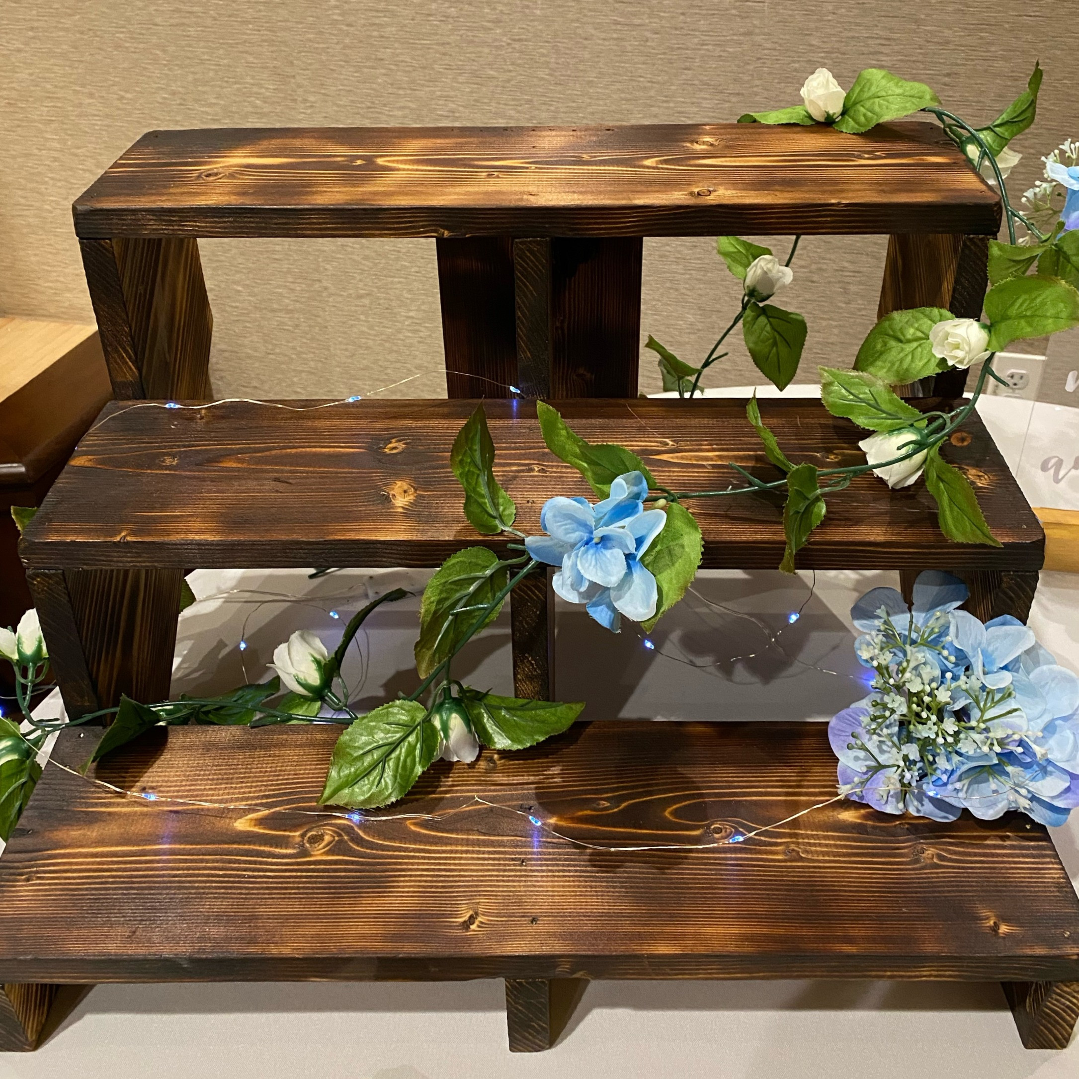 Pine Cupcake Stand