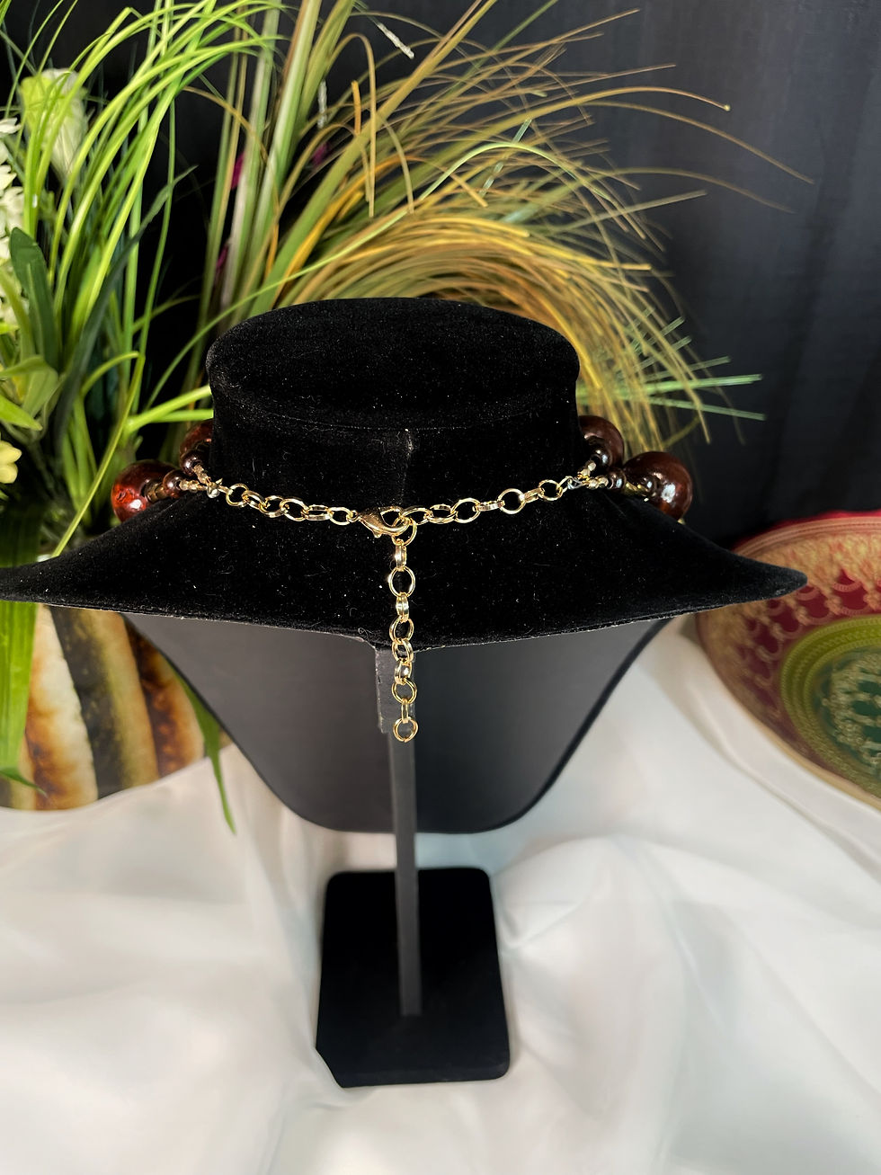 Thumbnail: Menjinique Necklace