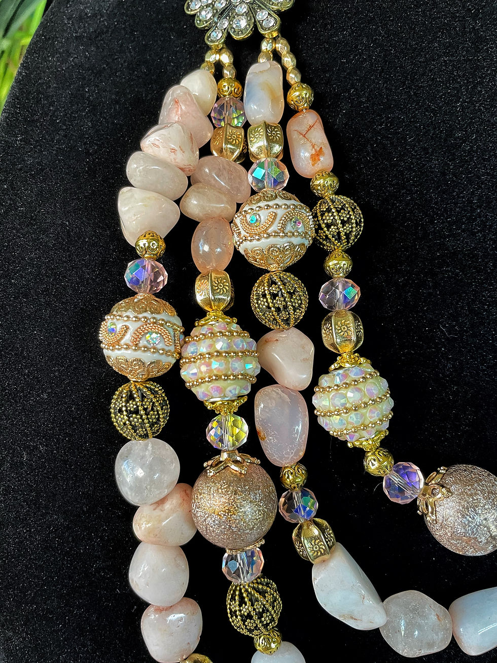 Thumbnail: Serrienna Statement Necklace