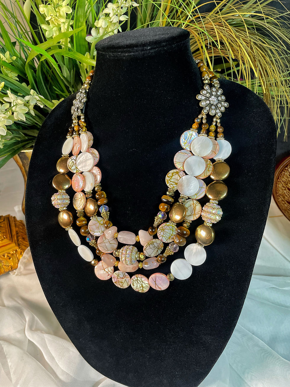 Thumbnail: Rixonna Necklace