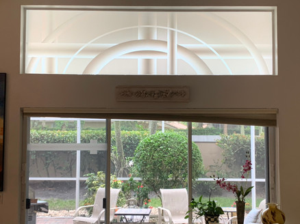 HN300M adapted to a large transom/window. Various shades of white frost with gradients. Tridimensional effect.