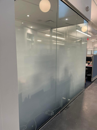 custom decorative gradient in white frost. developed vertically to cover all the glass. no live seams across the glass. good privacy level. Good to cover unwanted sights.