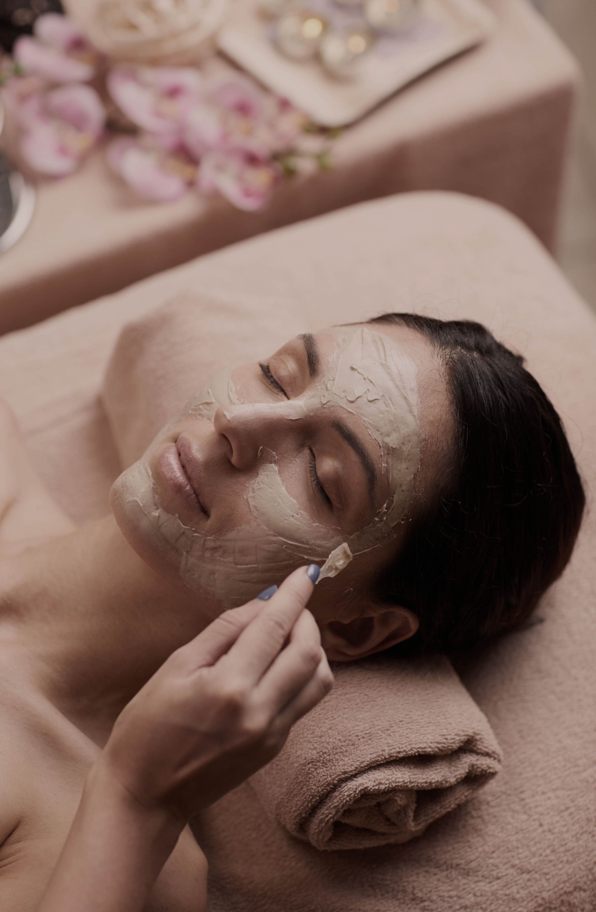 spalmare la maschera sul viso