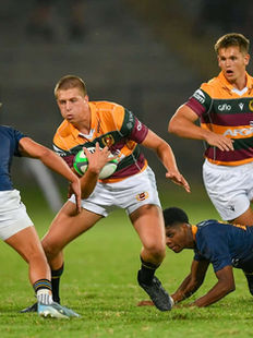 Schoolboy rugby blog update: Paarl Gim ends DHS unbeaten streak at Wildeklawer. Grey College, Paul Roos, and Oakdale all bounce back strong. Hilton edges Michaelhouse in the 209th rivalry clash. Westville remains unbeaten heading into KES clash. Upcoming derbies include Grey vs Paarl Boys and Gim vs Paul Roos. Full rankings and fixtures included!