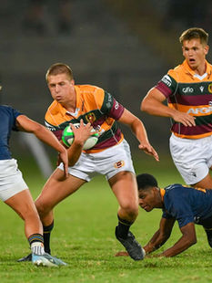 Schoolboy rugby blog update: Paarl Gim ends DHS unbeaten streak at Wildeklawer. Grey College, Paul Roos, and Oakdale all bounce back strong. Hilton edges Michaelhouse in the 209th rivalry clash. Westville remains unbeaten heading into KES clash. Upcoming derbies include Grey vs Paarl Boys and Gim vs Paul Roos. Full rankings and fixtures included!