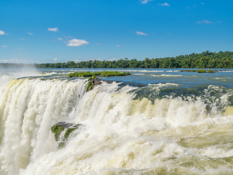 世界遺産イグアスの滝
