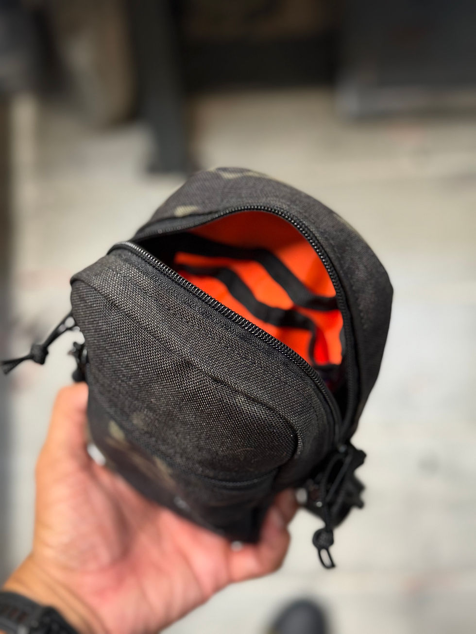Thumbnail: Sidekick Crossbody pack - MULTICAM BLACK 