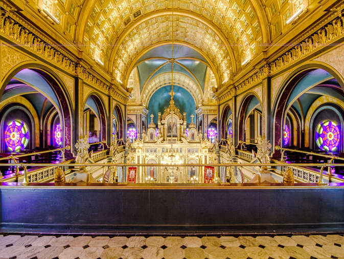 luxury historical interior in Istanbul with golden architecture and chandelier – cultural experience