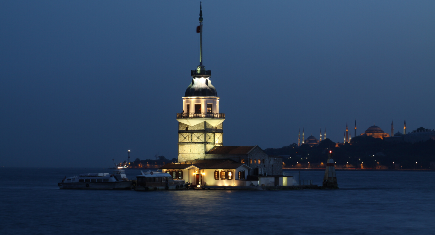 Maiden’s Tower at night on the Bosphorus during the Night Istanbul Cruise