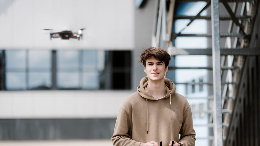 Tijmen bakker _ ingridbot_edited.jpg