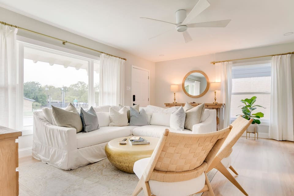 Bluebonnet_LivingRoom_1