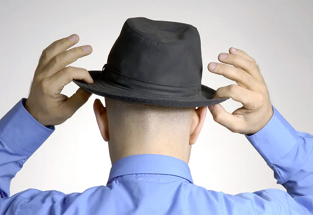Bald Head And Hat: Do Those Who Always Wear Hats And Helmets Get Bald Quickly?π€