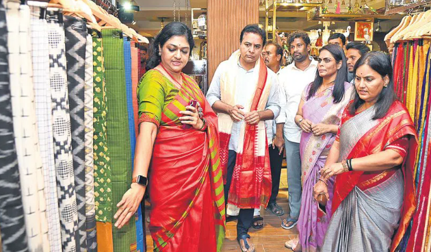 KTR inaugurated T Weaves & Crafts Store in Banjara Hills