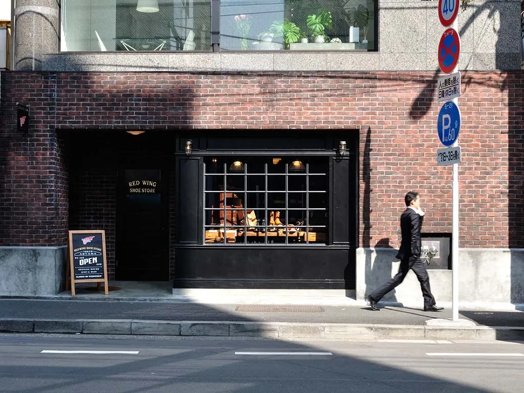 店舗内装デザインシューストア レッド・ウィング 東京青山店 施工事例