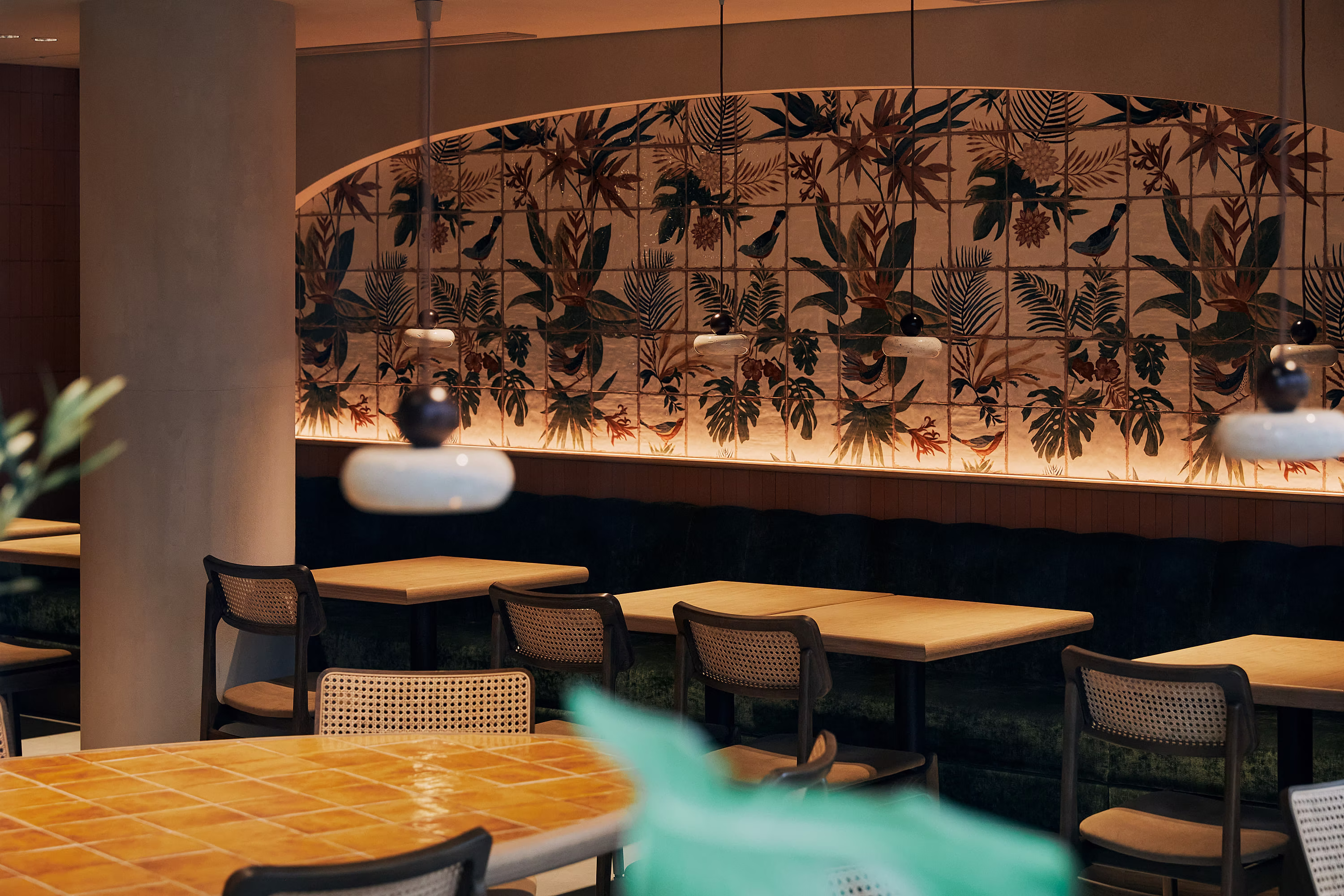 MAINZUタイル詳細 LIVORNO MURAL SONATA 植物モチーフ