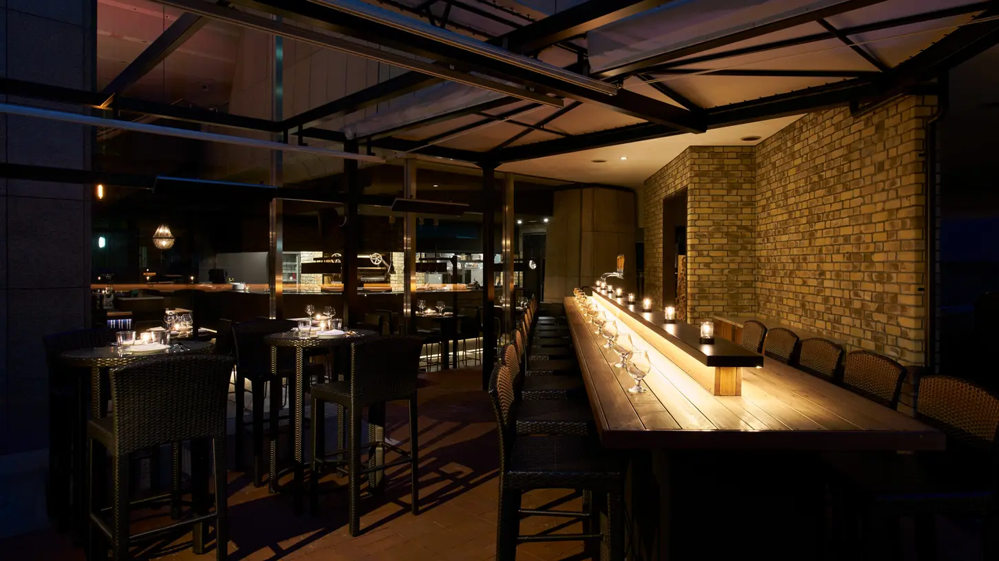 キャン’エンタープライゼズの経年変化による欠けや汚れまでを忠実に模したブリックタイル、CAN’BRICK「CAMBRIDGE – ケンブリッジ(CB)」を使った空間。