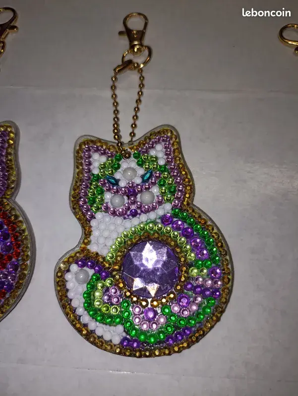 Miniature : Portes clefs CHATS diamants