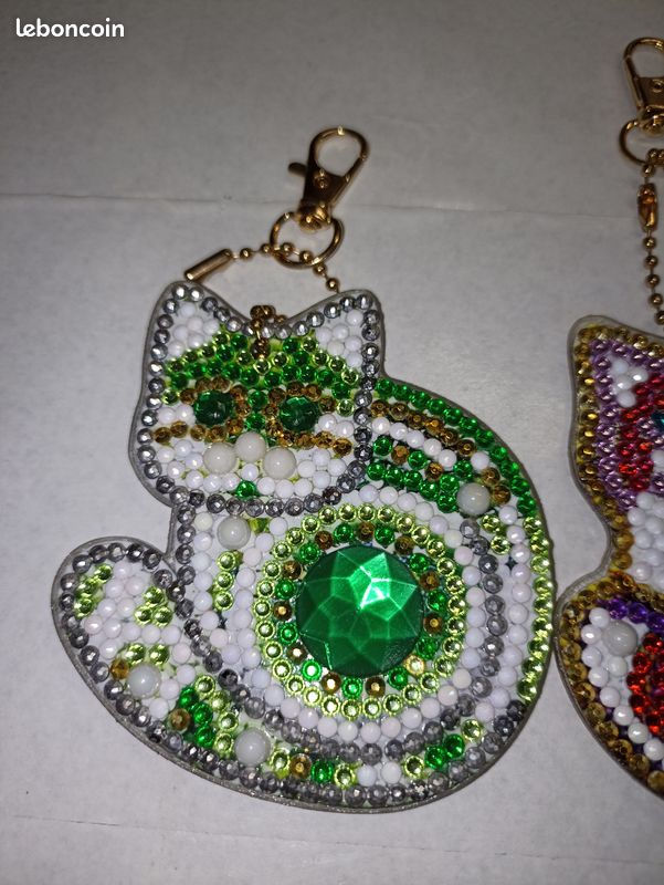 Miniature : Portes clefs CHATS diamants