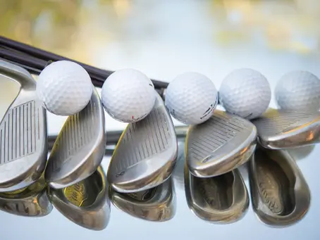 Le matériel de golf : ce qui compte vraiment quand on apprend sur le parcours