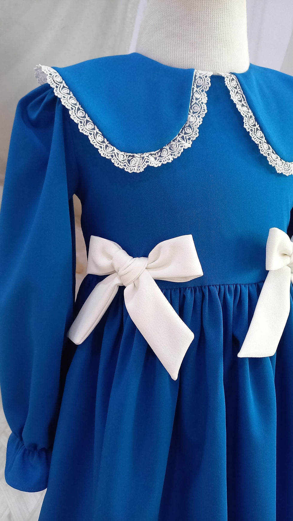 Thumbnail: Sapphire & Lace