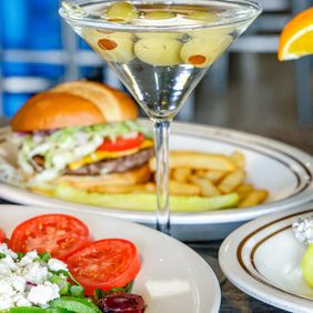 cocktails at gus's new york pizza