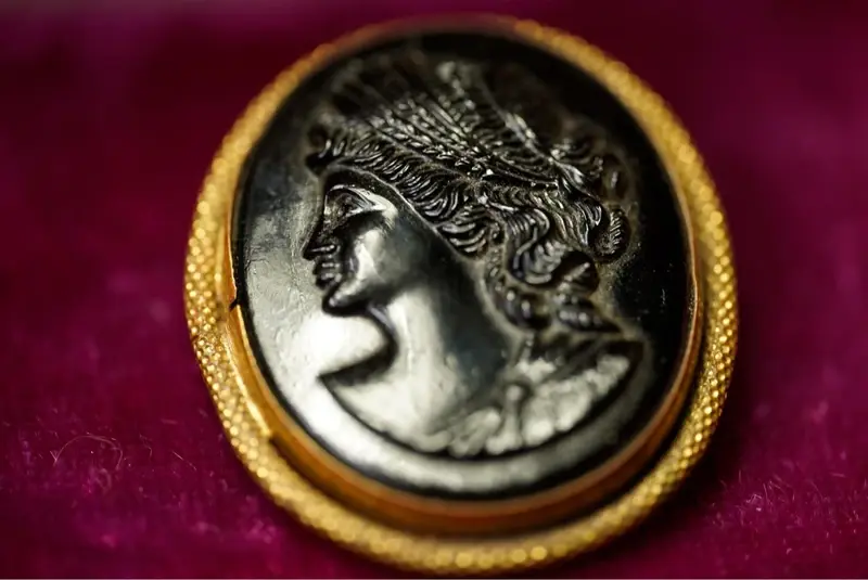 Vintage 1930s Art Deco Black Glass Cameo Brooch Stamped Czechoslovakia