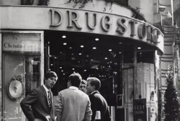 drugstore-renoma-1002x1200.png
