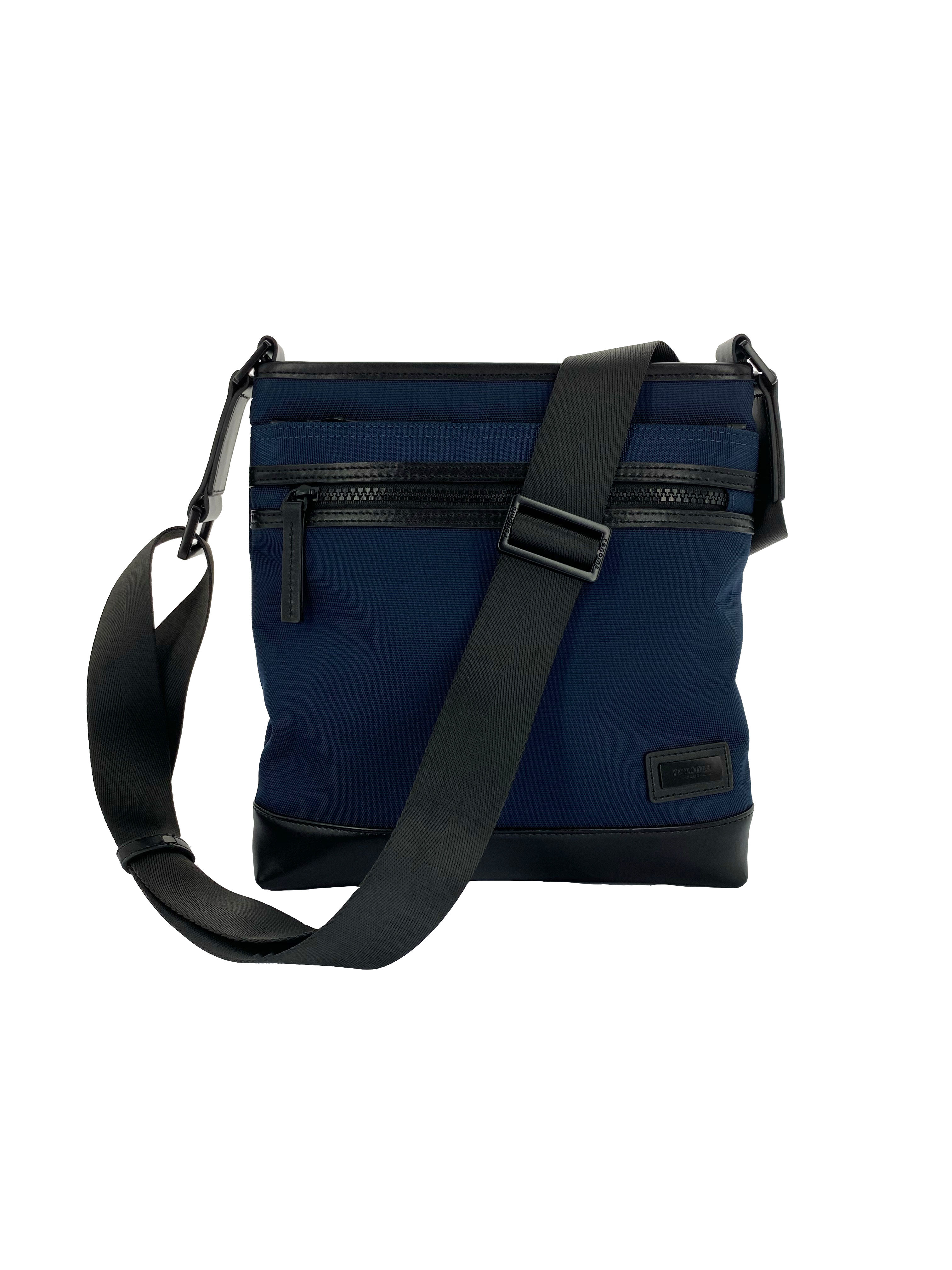 小さな青と黒のバッグ