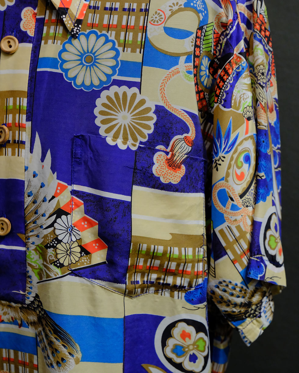 サムネイル： 1970's Vintage "和柄(武者兜&鷹)" Hawaiian Shirt L