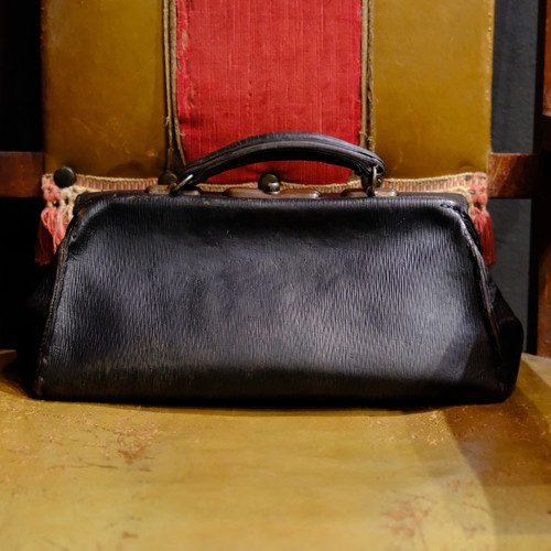 1920-1940s Vintage Leather Doctor's Bag | qosmos