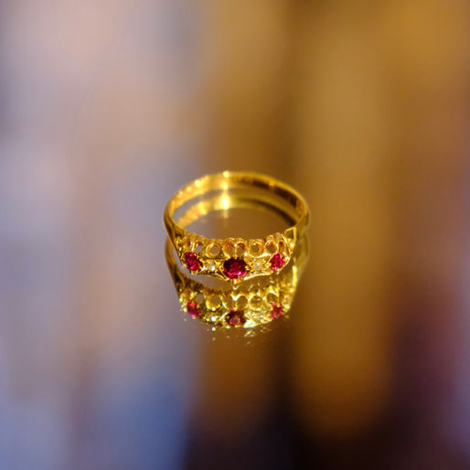 1900s(1908) British Antique "3 Rubies & 2 Diamonds" 18K Gold Ring