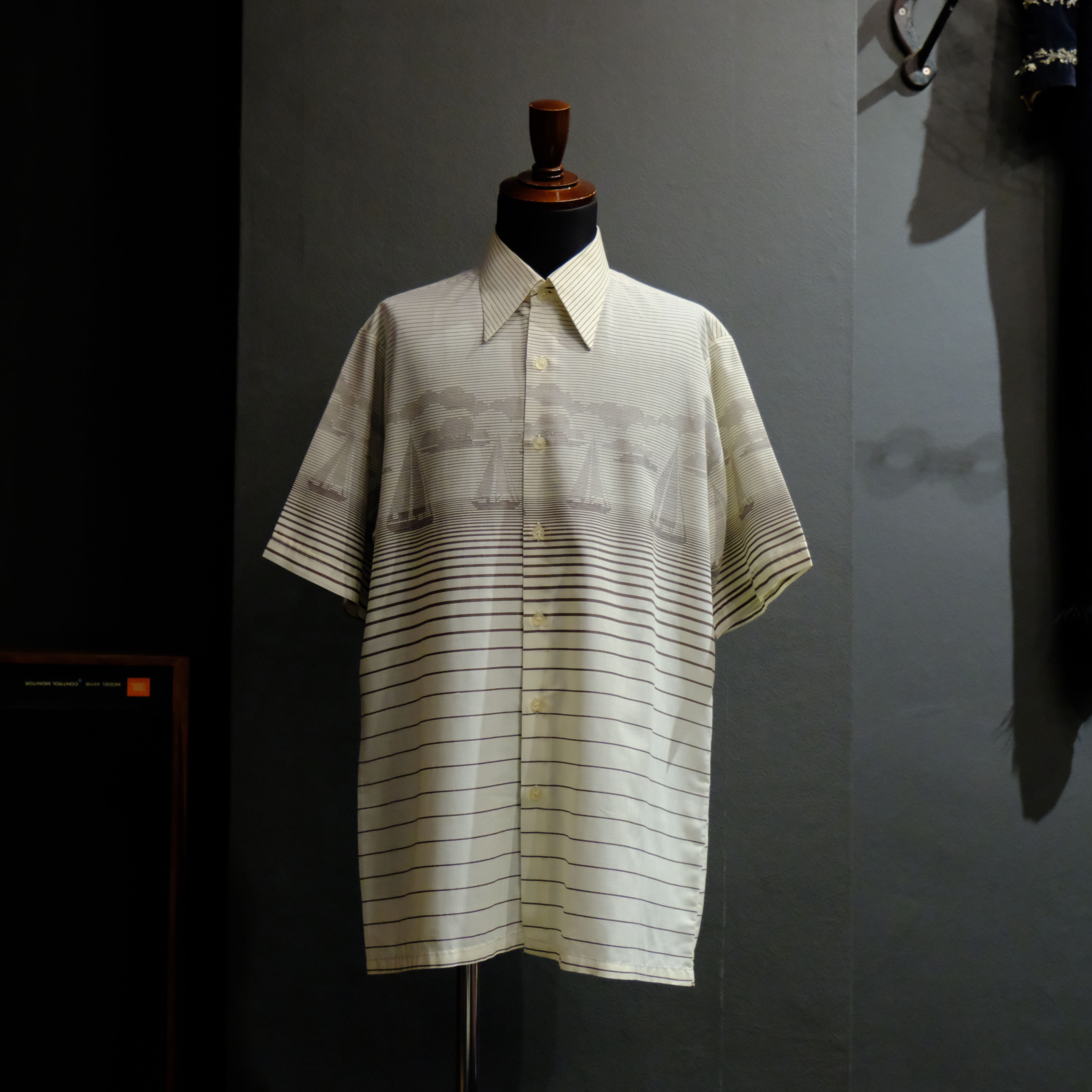 1970s Deadstock "Sailboat Border Art" Vintage Shirt Made in England L