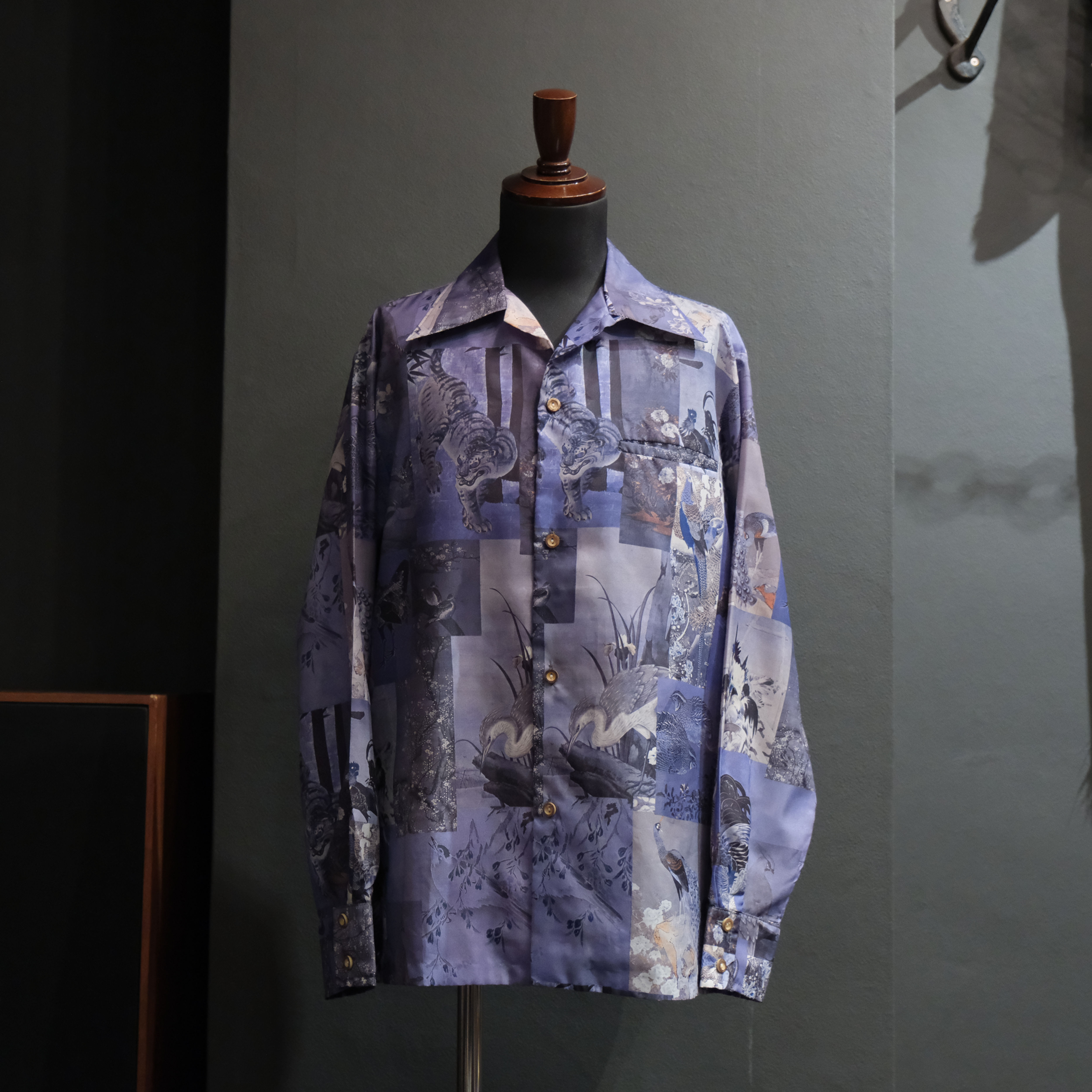 1970s Vintage "Japanese Arts" Hawaiian Shirt M-L